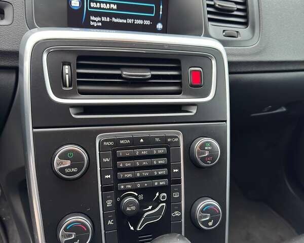 Черный Вольво B60, объемом двигателя 1.98 л и пробегом 237 тыс. км за 12700 $, фото 53 на Automoto.ua