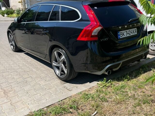Черный Вольво B60, объемом двигателя 2.4 л и пробегом 185 тыс. км за 13000 $, фото 3 на Automoto.ua