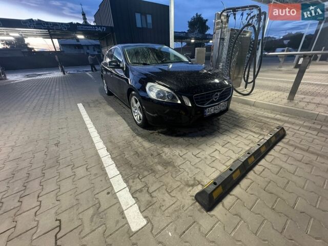 Черный Вольво B60, объемом двигателя 1.98 л и пробегом 245 тыс. км за 11500 $, фото 4 на Automoto.ua