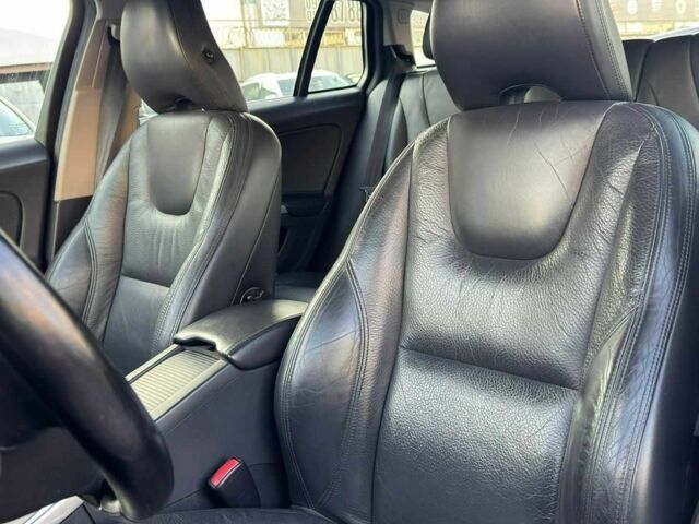 Черный Вольво B60, объемом двигателя 2 л и пробегом 213 тыс. км за 13300 $, фото 23 на Automoto.ua