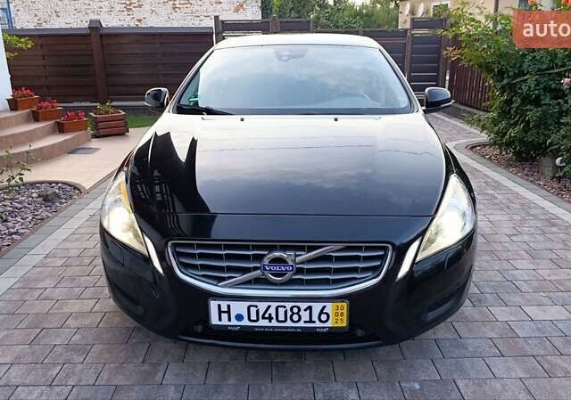 Черный Вольво B60, объемом двигателя 1.98 л и пробегом 226 тыс. км за 10900 $, фото 10 на Automoto.ua