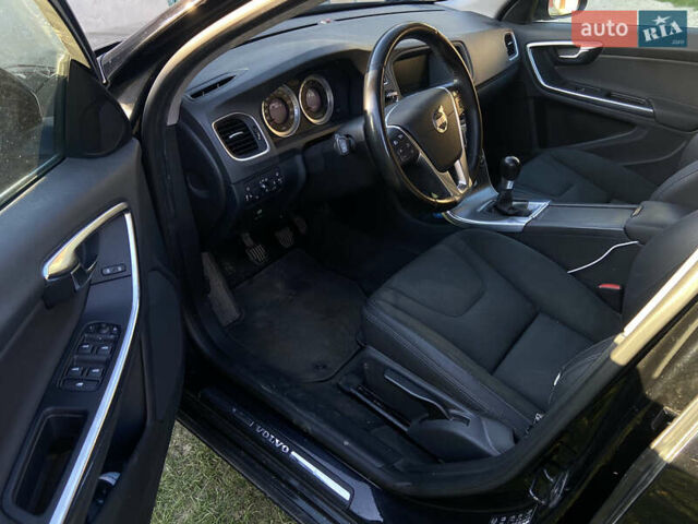 Черный Вольво B60, объемом двигателя 1.6 л и пробегом 170 тыс. км за 8500 $, фото 20 на Automoto.ua