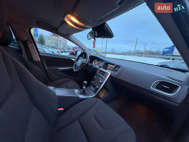 Черный Вольво B60, объемом двигателя 1.6 л и пробегом 242 тыс. км за 9700 $, фото 20 на Automoto.ua