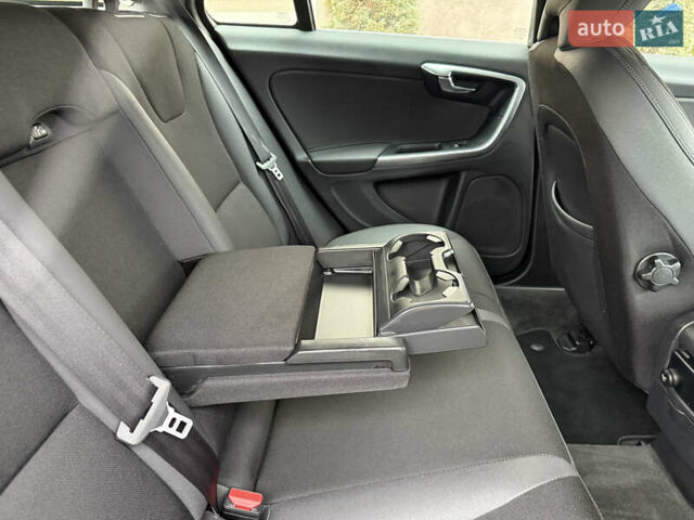 Чорний Вольво B60, об'ємом двигуна 1.56 л та пробігом 275 тис. км за 9650 $, фото 36 на Automoto.ua