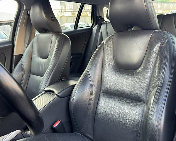 Чорний Вольво B60, об'ємом двигуна 2 л та пробігом 235 тис. км за 13300 $, фото 24 на Automoto.ua