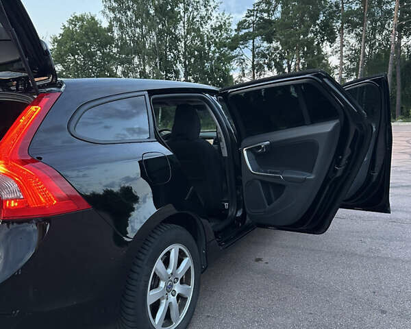Черный Вольво B60, объемом двигателя 1.98 л и пробегом 288 тыс. км за 10500 $, фото 15 на Automoto.ua