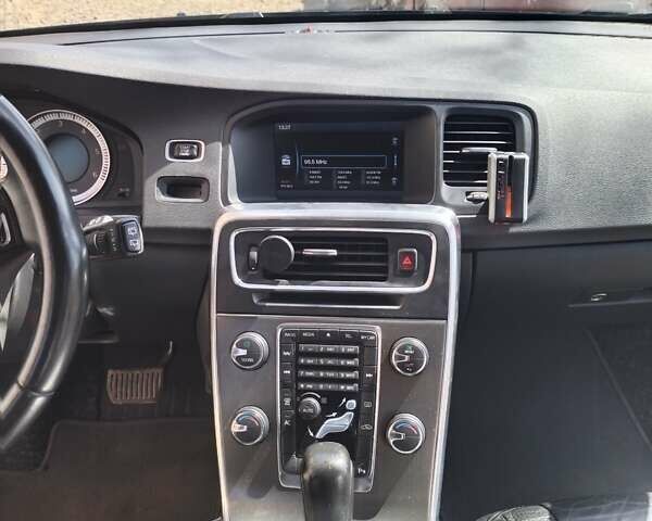 Черный Вольво B60, объемом двигателя 1.56 л и пробегом 222 тыс. км за 11500 $, фото 12 на Automoto.ua