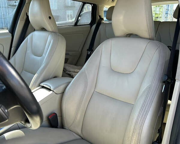 Вольво B60 2012 у Львові на Automoto.ua Чорний Вольво B60, об'ємом двигуна 1.99 л та пробігом 267 тис. км за 11150 $, фото 23 на Automoto.ua