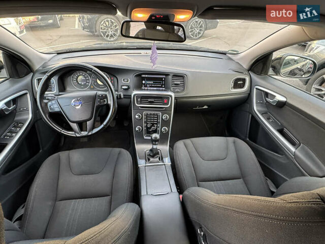 Чорний Вольво B60, об'ємом двигуна 1.6 л та пробігом 198 тис. км за 11300 $, фото 41 на Automoto.ua