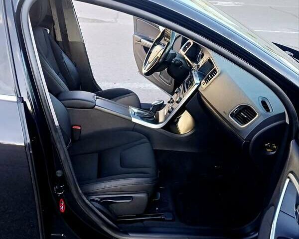 Чорний Вольво B60, об'ємом двигуна 1.6 л та пробігом 247 тис. км за 10750 $, фото 58 на Automoto.ua