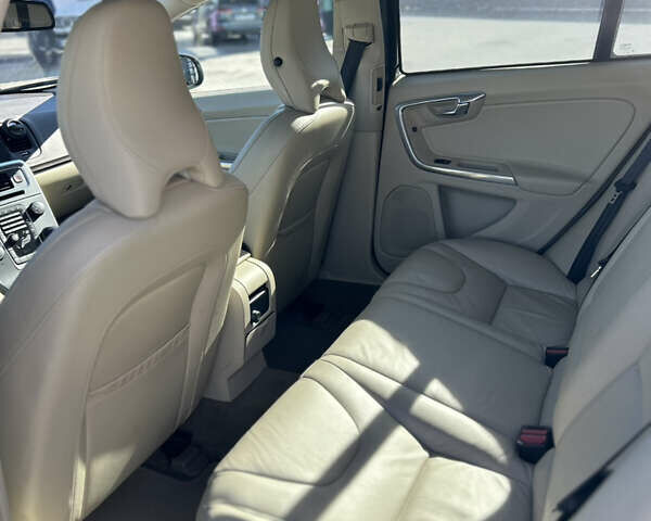 Вольво B60 2012 у Львові на Automoto.ua Чорний Вольво B60, об'ємом двигуна 1.99 л та пробігом 267 тис. км за 11150 $, фото 41 на Automoto.ua