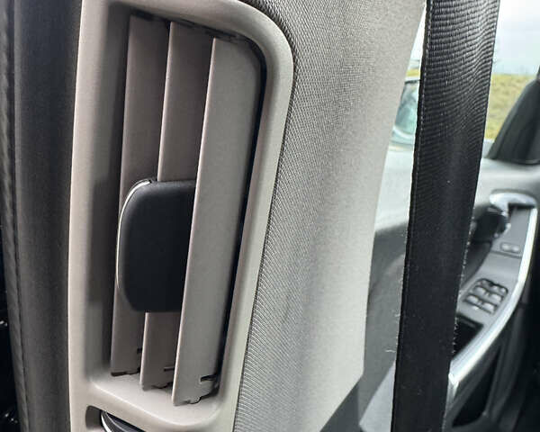 Черный Вольво B60, объемом двигателя 1.6 л и пробегом 214 тыс. км за 10499 $, фото 81 на Automoto.ua