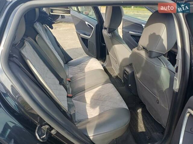 Чорний Вольво B60, об'ємом двигуна 1.6 л та пробігом 244 тис. км за 12500 $, фото 1 на Automoto.ua