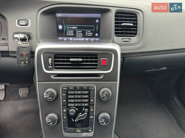 Черный Вольво B60, объемом двигателя 1.6 л и пробегом 214 тыс. км за 10499 $, фото 47 на Automoto.ua