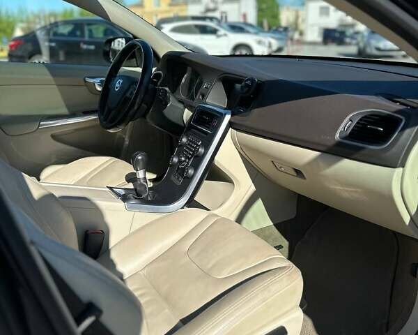 Черный Вольво B60, объемом двигателя 1.99 л и пробегом 262 тыс. км за 11333 $, фото 15 на Automoto.ua