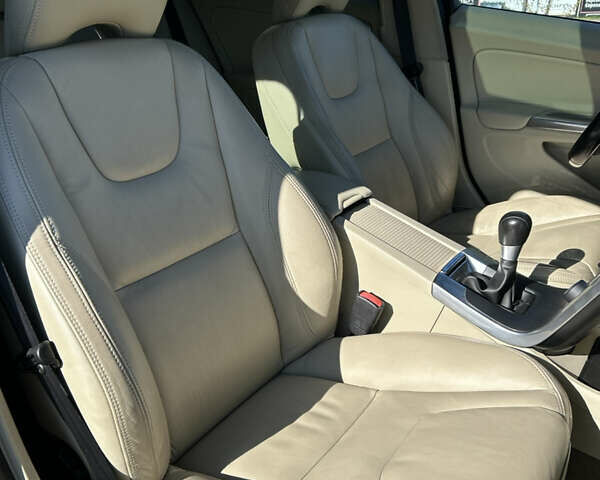 Вольво B60 2012 у Львові на Automoto.ua Чорний Вольво B60, об'ємом двигуна 1.99 л та пробігом 267 тис. км за 11150 $, фото 36 на Automoto.ua