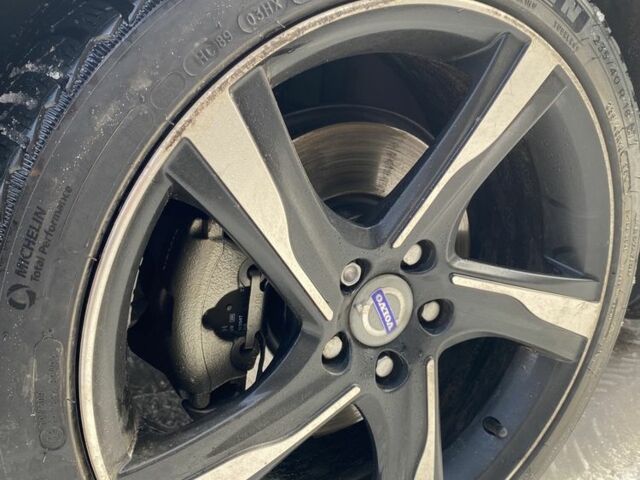 Черный Вольво B60, объемом двигателя 2 л и пробегом 227 тыс. км за 12000 $, фото 8 на Automoto.ua