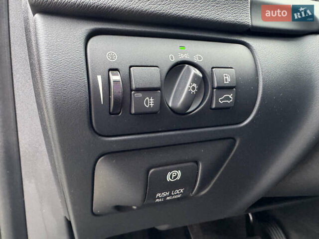 Чорний Вольво B60, об'ємом двигуна 1.6 л та пробігом 214 тис. км за 10499 $, фото 126 на Automoto.ua