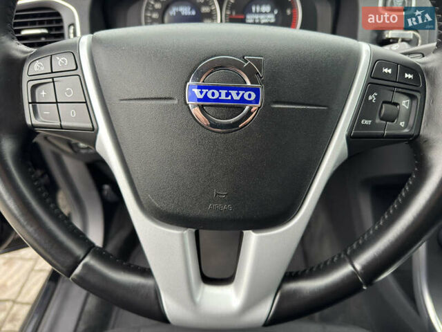Чорний Вольво B60, об'ємом двигуна 1.6 л та пробігом 214 тис. км за 10499 $, фото 135 на Automoto.ua