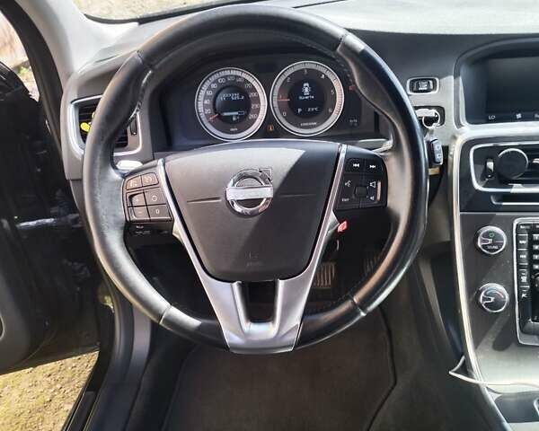 Черный Вольво B60, объемом двигателя 1.56 л и пробегом 222 тыс. км за 11500 $, фото 11 на Automoto.ua