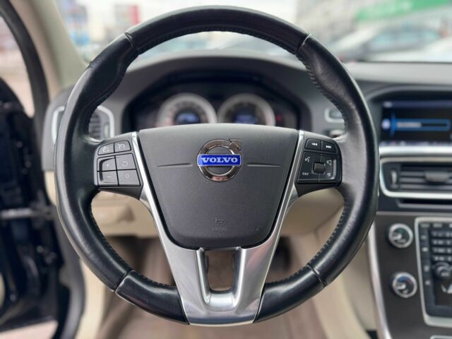 Чорний Вольво B60, об'ємом двигуна 2 л та пробігом 233 тис. км за 12700 $, фото 1 на Automoto.ua