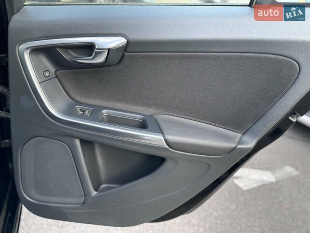 Чорний Вольво B60, об'ємом двигуна 1.6 л та пробігом 198 тис. км за 11300 $, фото 35 на Automoto.ua