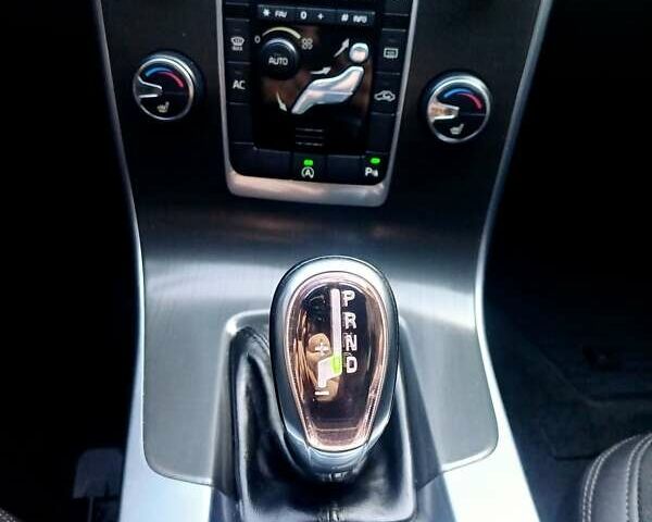 Чорний Вольво B60, об'ємом двигуна 1.6 л та пробігом 247 тис. км за 10750 $, фото 85 на Automoto.ua