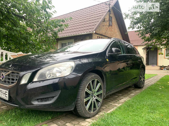 Черный Вольво B60, объемом двигателя 1.6 л и пробегом 280 тыс. км за 10999 $, фото 2 на Automoto.ua