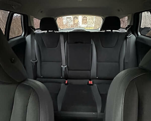 Черный Вольво B60, объемом двигателя 2.4 л и пробегом 265 тыс. км за 11500 $, фото 27 на Automoto.ua