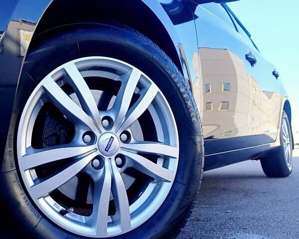 Чорний Вольво B60, об'ємом двигуна 1.6 л та пробігом 247 тис. км за 10750 $, фото 128 на Automoto.ua