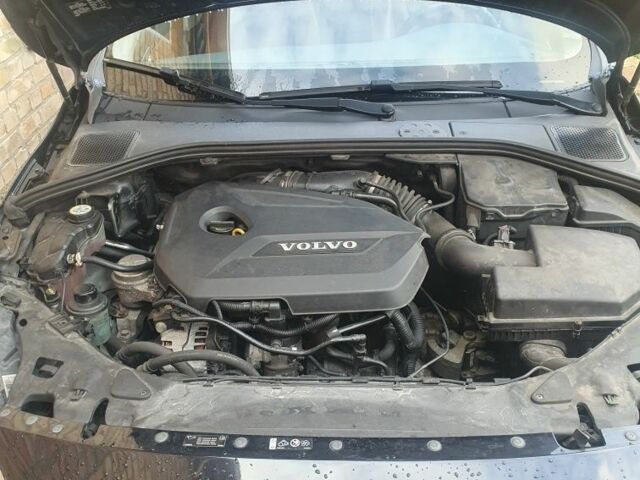 Черный Вольво B60, объемом двигателя 1.6 л и пробегом 290 тыс. км за 9900 $, фото 9 на Automoto.ua