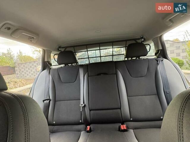 Чорний Вольво B60, об'ємом двигуна 1.99 л та пробігом 257 тис. км за 12200 $, фото 31 на Automoto.ua