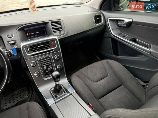 Черный Вольво B60, объемом двигателя 1.56 л и пробегом 281 тыс. км за 8900 $, фото 41 на Automoto.ua