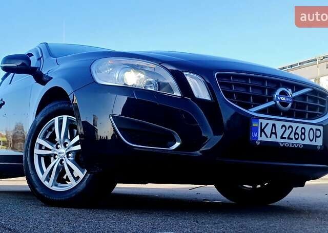 Чорний Вольво B60, об'ємом двигуна 1.6 л та пробігом 247 тис. км за 10750 $, фото 2 на Automoto.ua