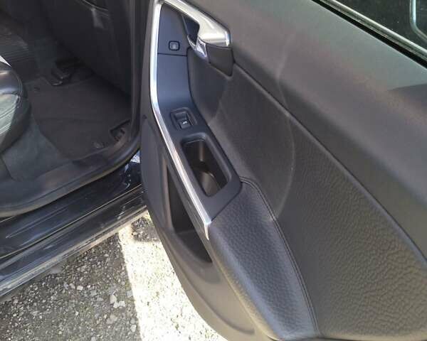 Черный Вольво B60, объемом двигателя 1.56 л и пробегом 222 тыс. км за 11500 $, фото 22 на Automoto.ua