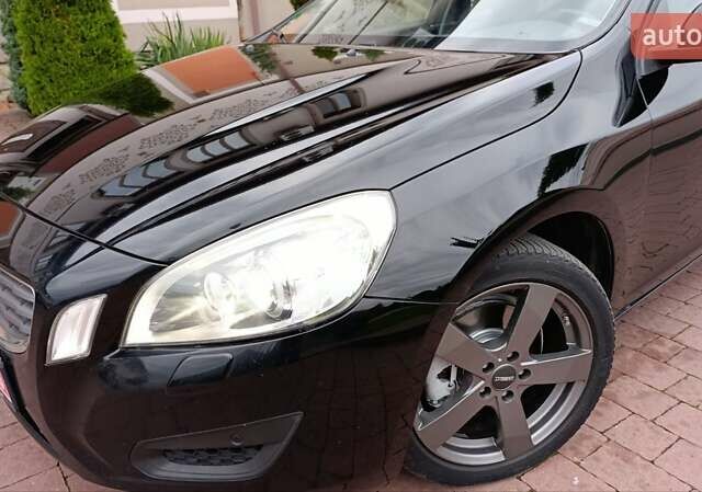 Черный Вольво B60, объемом двигателя 2 л и пробегом 289 тыс. км за 10900 $, фото 3 на Automoto.ua
