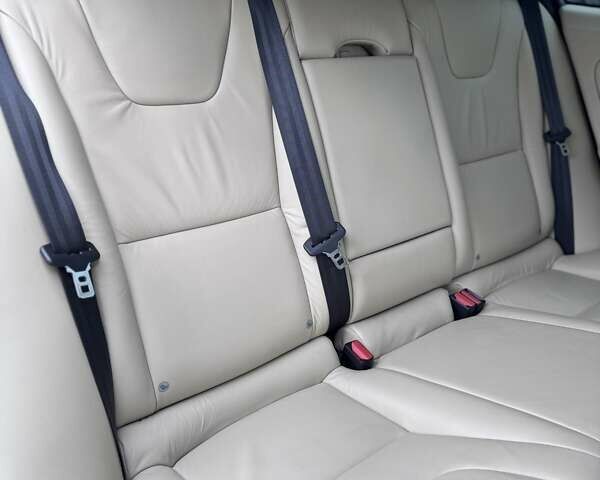 Чорний Вольво B60, об'ємом двигуна 2 л та пробігом 232 тис. км за 12700 $, фото 36 на Automoto.ua