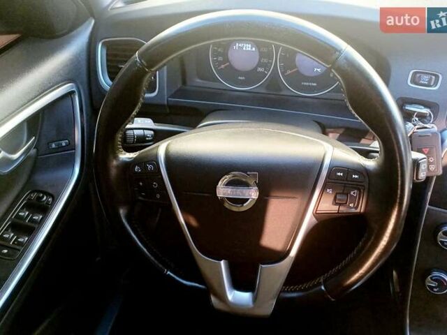 Чорний Вольво B60, об'ємом двигуна 1.6 л та пробігом 247 тис. км за 10750 $, фото 76 на Automoto.ua