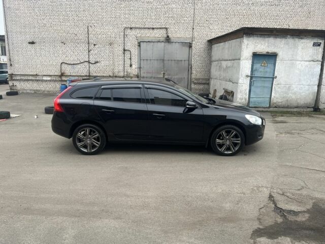 Черный Вольво B60, объемом двигателя 2 л и пробегом 266 тыс. км за 10500 $, фото 3 на Automoto.ua