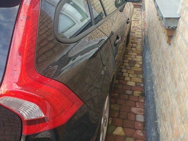 Черный Вольво B60, объемом двигателя 1.6 л и пробегом 290 тыс. км за 9900 $, фото 5 на Automoto.ua