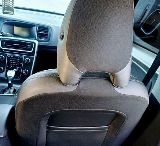 Чорний Вольво B60, об'ємом двигуна 1.6 л та пробігом 247 тис. км за 10750 $, фото 104 на Automoto.ua