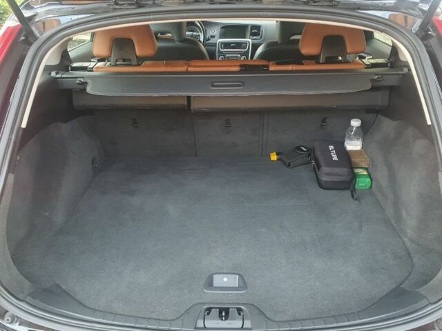 Черный Вольво B60, объемом двигателя 1.6 л и пробегом 290 тыс. км за 9900 $, фото 3 на Automoto.ua