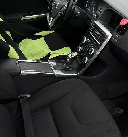 Чорний Вольво B60, об'ємом двигуна 1.98 л та пробігом 279 тис. км за 12900 $, фото 9 на Automoto.ua