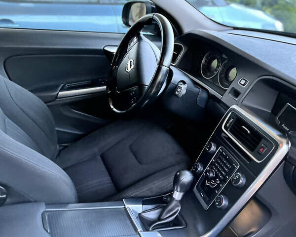 Чорний Вольво B60, об'ємом двигуна 1.6 л та пробігом 220 тис. км за 9500 $, фото 6 на Automoto.ua