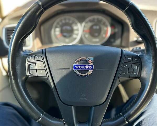 Черный Вольво B60, объемом двигателя 1.99 л и пробегом 266 тыс. км за 11111 $, фото 24 на Automoto.ua