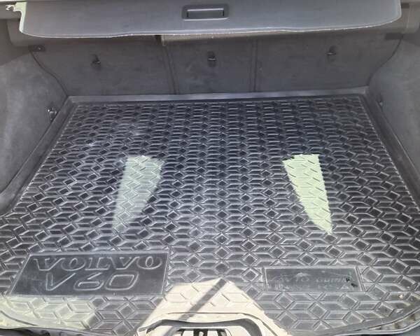 Черный Вольво B60, объемом двигателя 1.56 л и пробегом 222 тыс. км за 11500 $, фото 27 на Automoto.ua