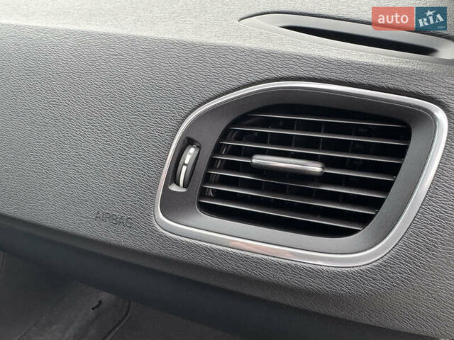 Черный Вольво B60, объемом двигателя 1.6 л и пробегом 214 тыс. км за 10499 $, фото 70 на Automoto.ua