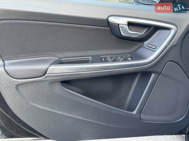 Чорний Вольво B60, об'ємом двигуна 1.6 л та пробігом 198 тис. км за 11300 $, фото 29 на Automoto.ua