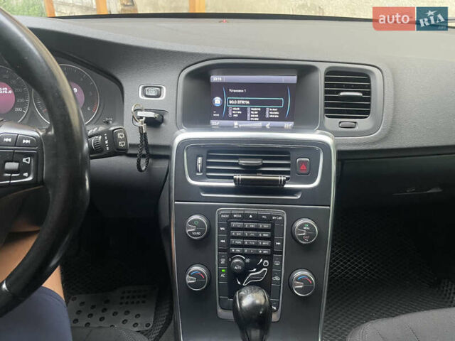 Чорний Вольво B60, об'ємом двигуна 1.56 л та пробігом 279 тис. км за 9500 $, фото 49 на Automoto.ua