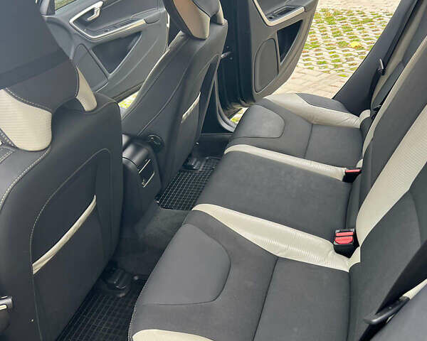 Вольво B60 2012 у Харкові на Automoto.ua Чорний Вольво B60, об'ємом двигуна 1.98 л та пробігом 224 тис. км за 11190 $, фото 22 на Automoto.ua